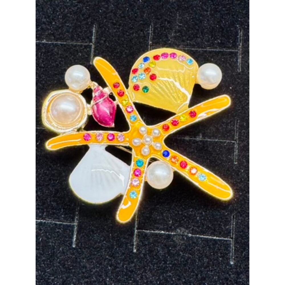 Gold Starfish Seashell Brooch Rhinestone Pearl Coastal Pin